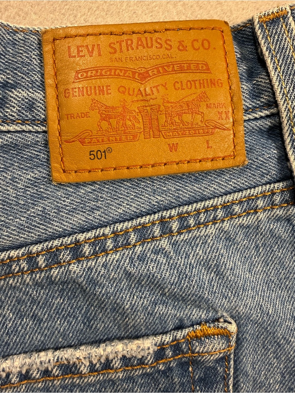 Levi's 501 W32 100% Cotton Light Blue Button Distressed Denim Cutoff Jean Shorts - Picture 9 of 11